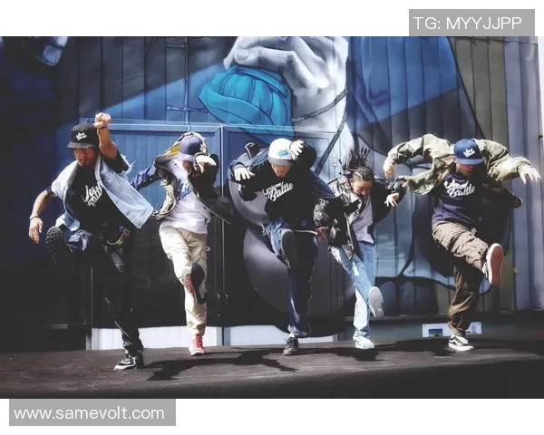 重庆街舞队与上海街舞队赛后复盘探讨灵活性表现与战术运用