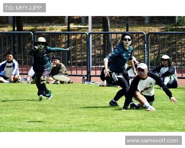 飞盘运动的魅力南京飞盘队如何通过团队协作实现卓越表现