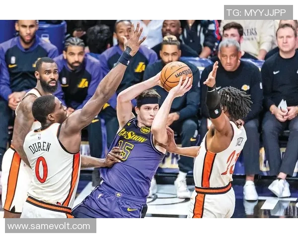 今天湖人对阵活塞精彩直播全程回顾与赛后分析尽在此处