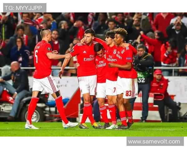 加的夫城与卢顿激战正酣谁能在这场较量中笑到最后