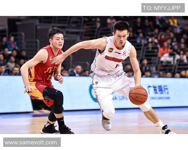 德黑兰独立队与柏斯队激战正酣精彩对决引发球迷热议