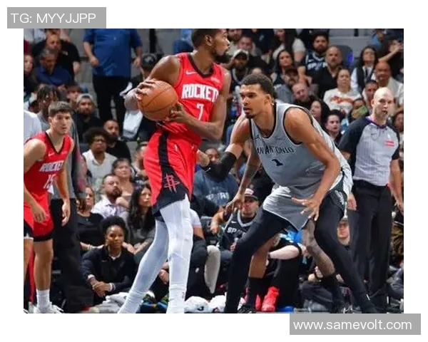 火箭与马刺精彩对决回顾17日比赛录像分析与亮点总结