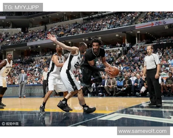 灰熊与马刺精彩对决集锦回顾赛场瞬间与精彩时刻一网打尽