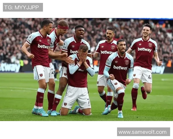 狼队与托特纳姆激战正酣谁能在英超赛场上笑到最后