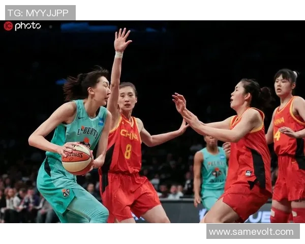 纽约自由人与火花的激烈对决展现女篮魅力与团队精神的巅峰对抗