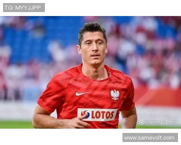 莱万状态火热欧冠赛场大放异彩射手榜领跑引发关注