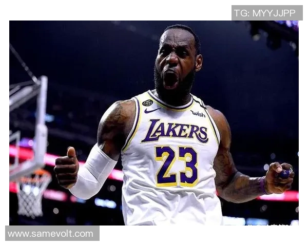 詹姆斯：篮球之王的传奇旅程与未来展望