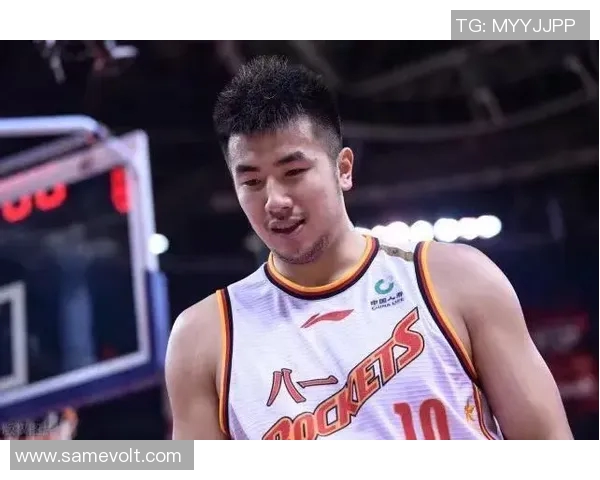 邹雨宸：从篮球新星到职业生涯的辉煌转折与成长之路