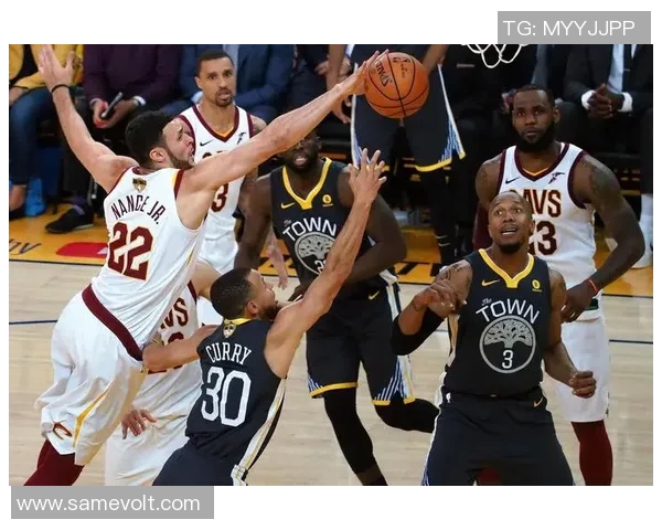 2016年NBA总决赛热火与勇士的巅峰对决回顾与精彩瞬间分析