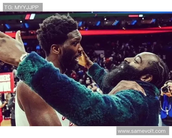 乔尔恩比德如何在NBA赛场上展现统治力与领导才能的精彩历程